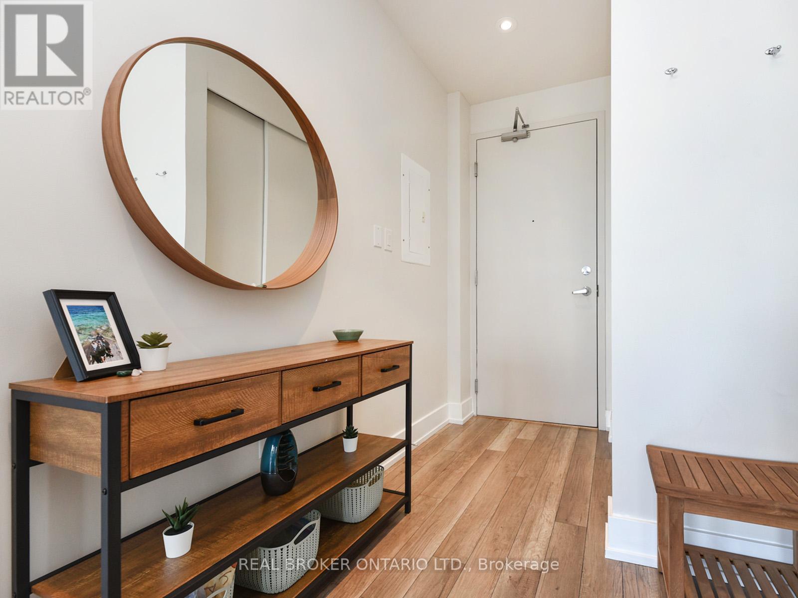 1011 - 100 Champagne Avenue S, Ottawa, Ontario  K1S 4P4 - Photo 4 - X12482919