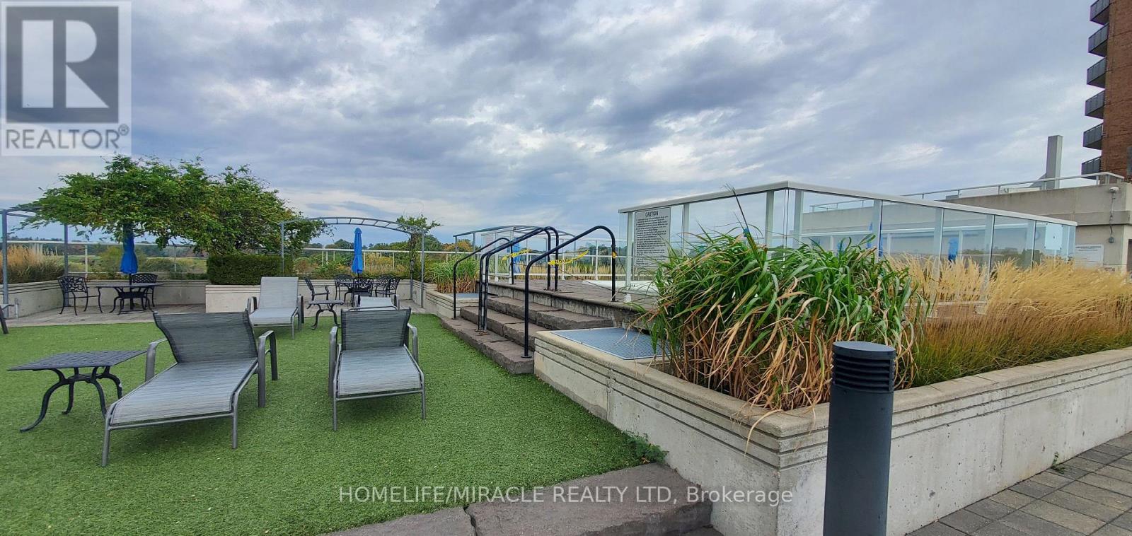 408 - 3865 Lake Shore Boulevard W, Toronto, Ontario  M8W 0A2 - Photo 13 - W12482912