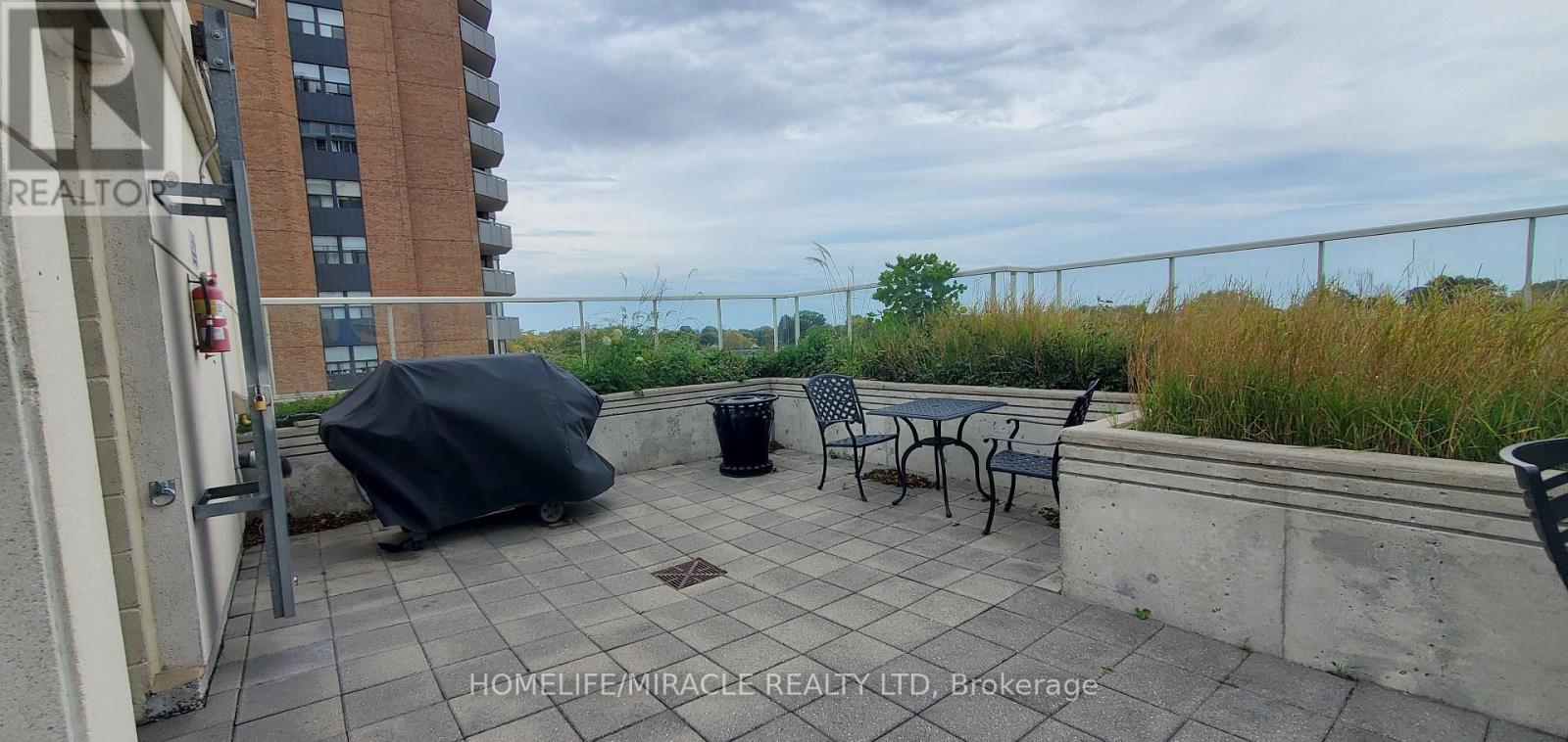 408 - 3865 Lake Shore Boulevard W, Toronto, Ontario  M8W 0A2 - Photo 14 - W12482912