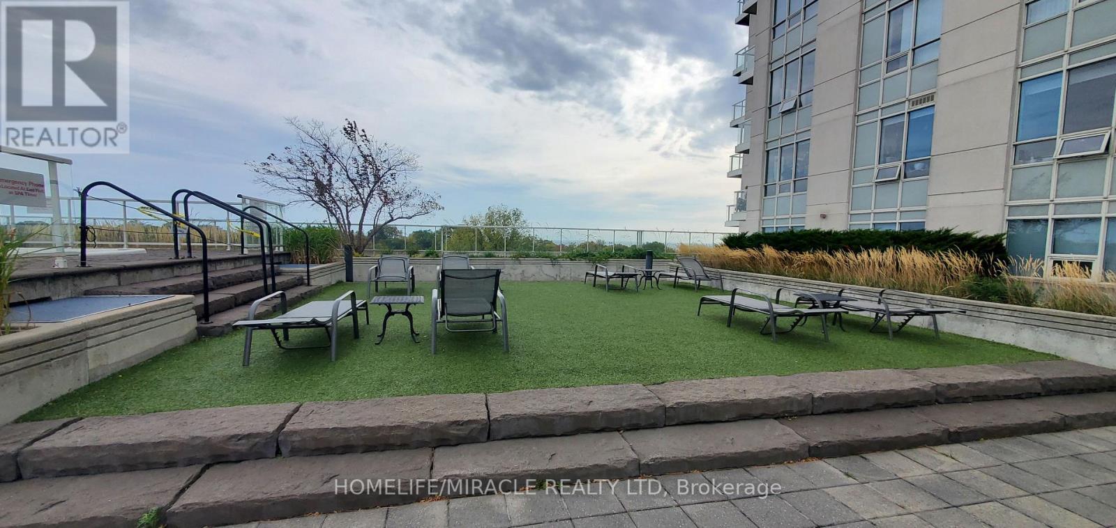 408 - 3865 Lake Shore Boulevard W, Toronto, Ontario  M8W 0A2 - Photo 18 - W12482912