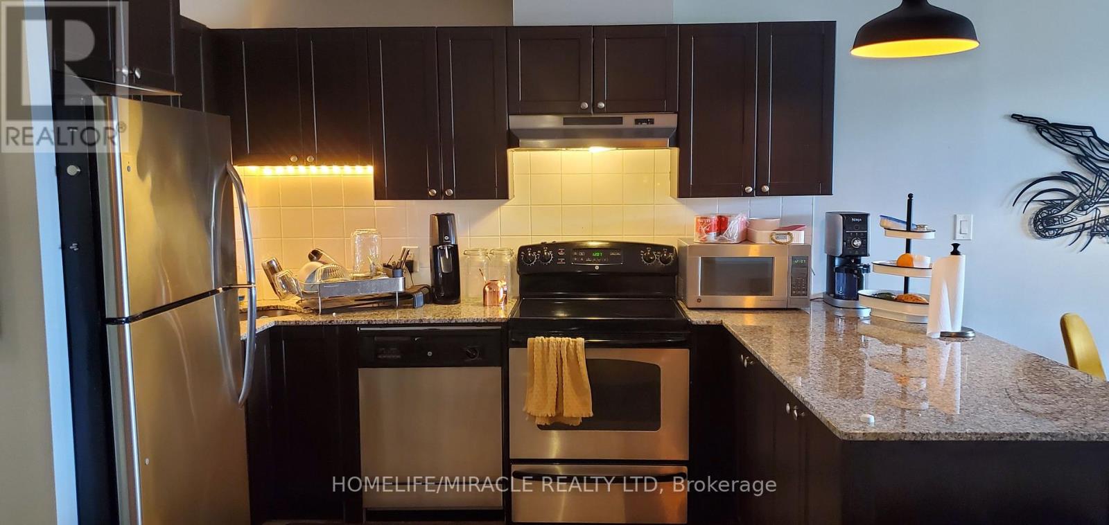 408 - 3865 Lake Shore Boulevard W, Toronto, Ontario  M8W 0A2 - Photo 7 - W12482912