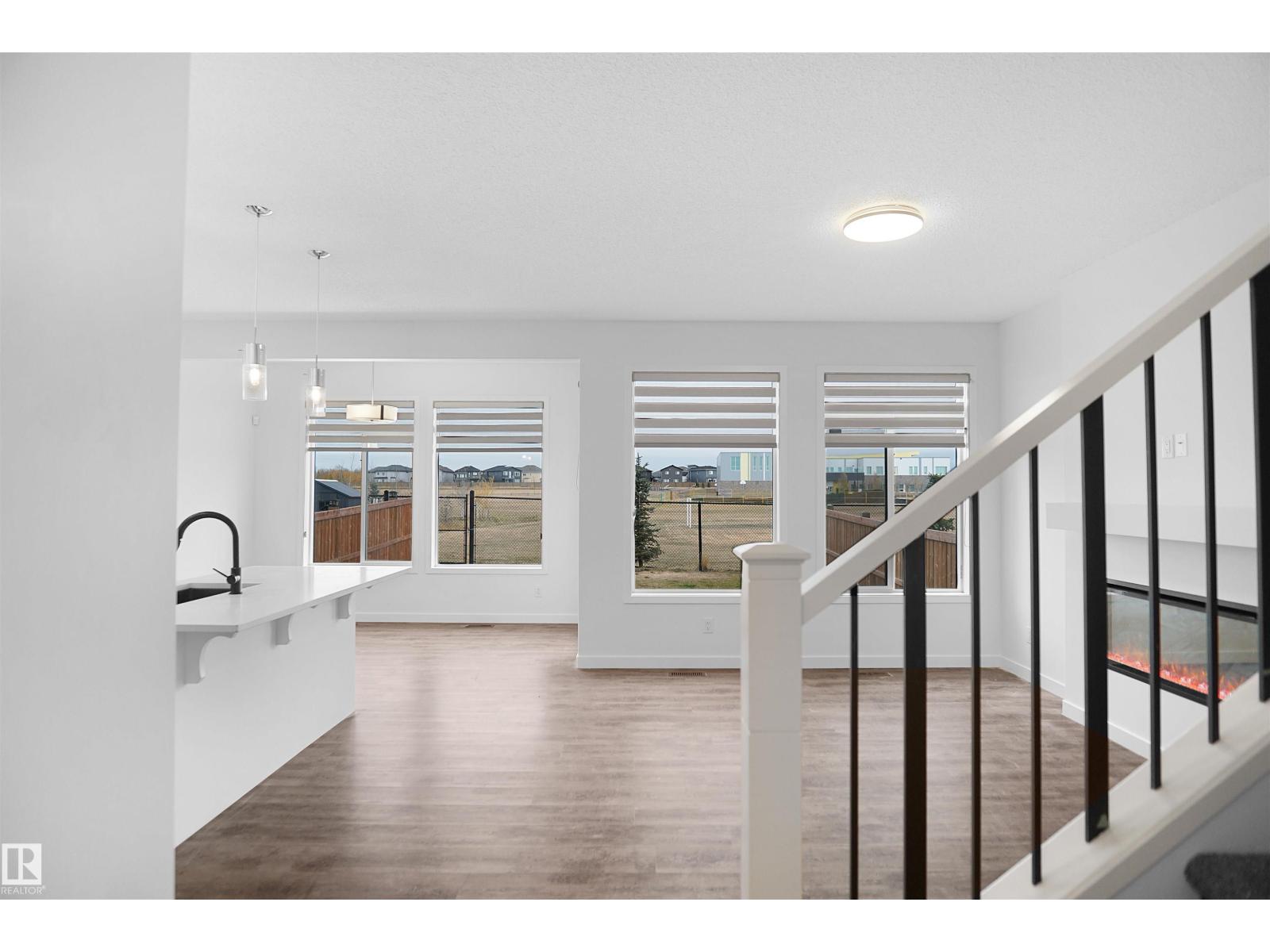 17203 64 Nw, Edmonton, Alberta  T5Y 3T6 - Photo 11 - E4463593