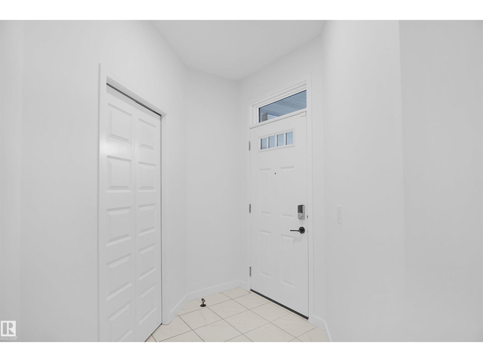 17203 64 Nw, Edmonton, Alberta  T5Y 3T6 - Photo 5 - E4463593