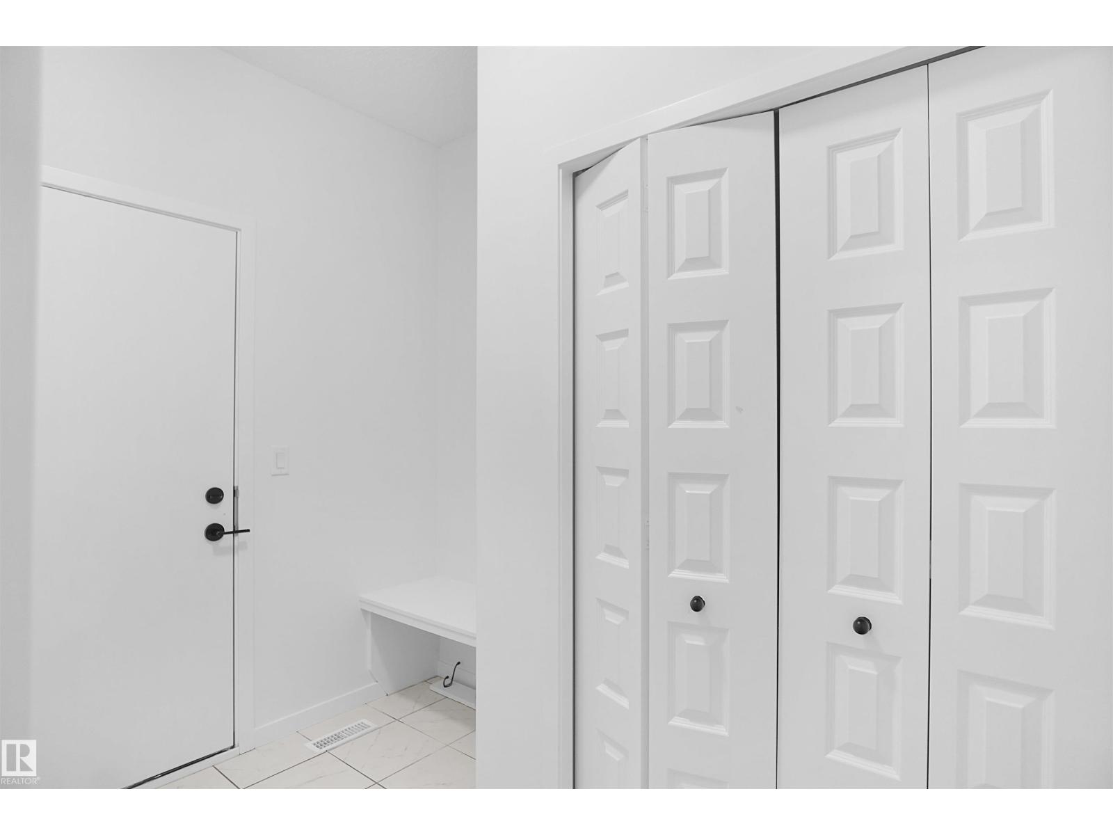 17203 64 Nw, Edmonton, Alberta  T5Y 3T6 - Photo 9 - E4463593