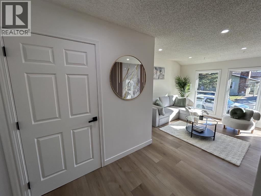 344 Templeview Drive Ne, Calgary, Alberta  T1Y 3W4 - Photo 4 - A2267060
