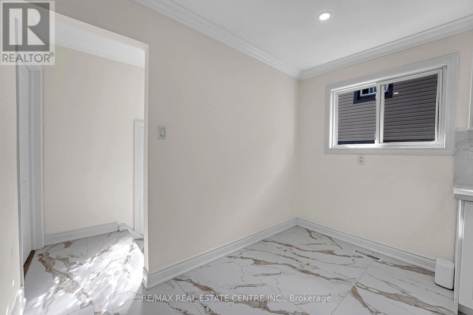 82 Merton Road, Brampton, Ontario  L6V 2V6 - Photo 11 - W12482915