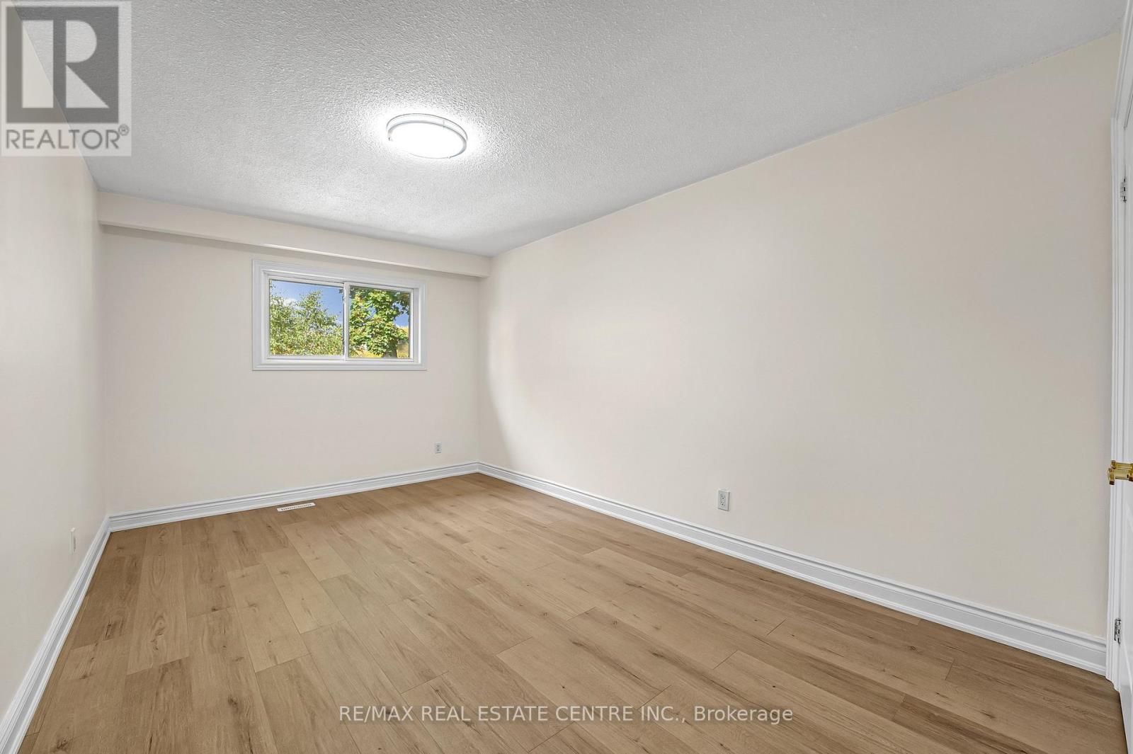 82 Merton Road, Brampton, Ontario  L6V 2V6 - Photo 15 - W12482915