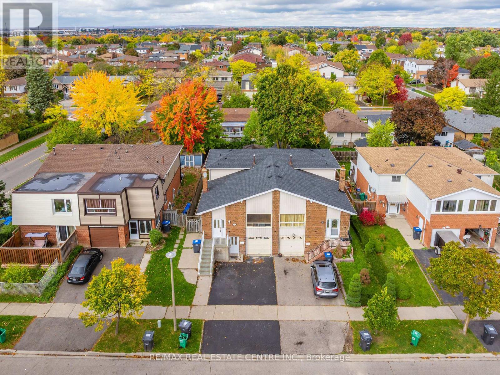 82 Merton Road, Brampton, Ontario  L6V 2V6 - Photo 3 - W12482915