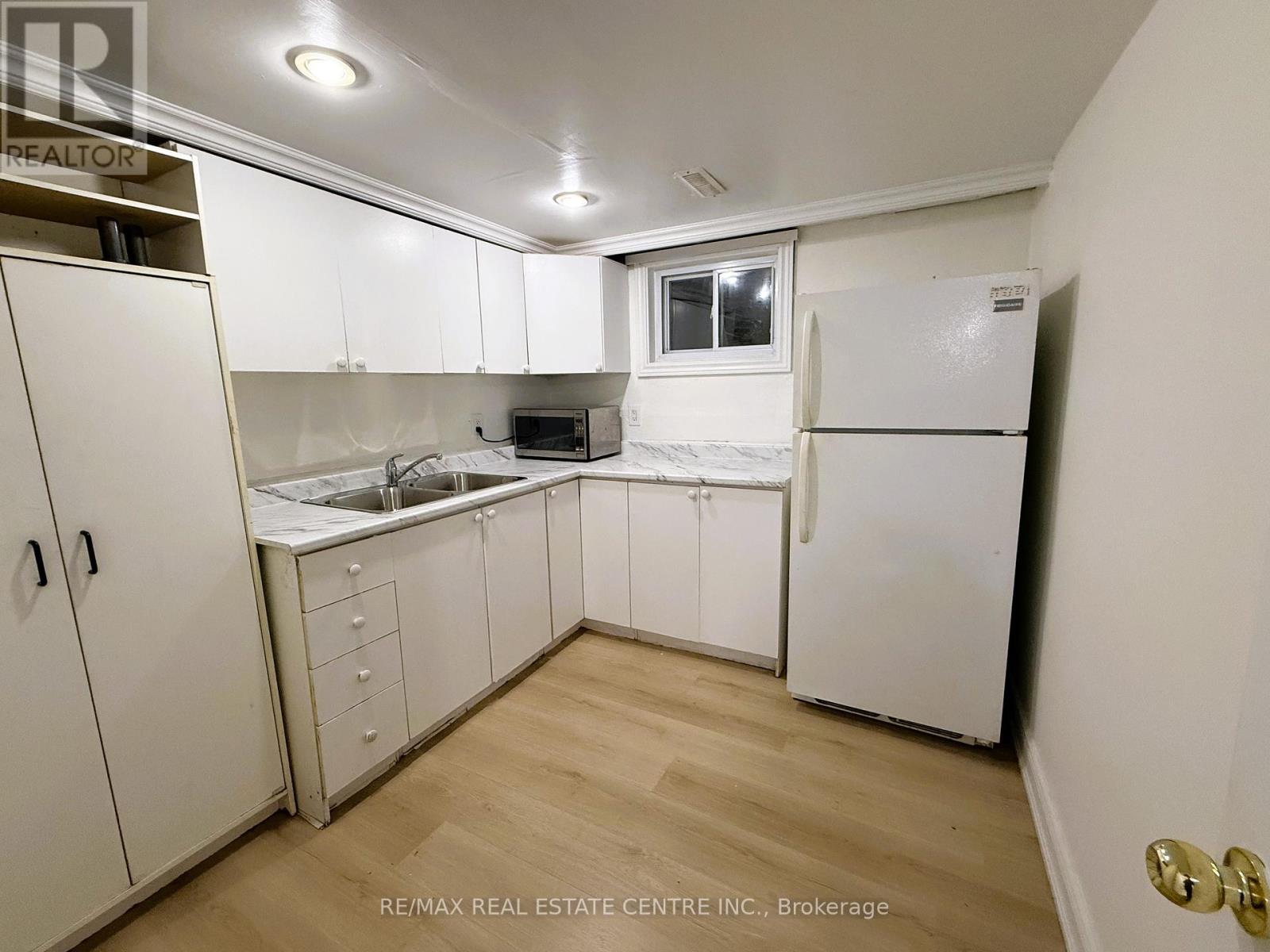 82 Merton Road, Brampton, Ontario  L6V 2V6 - Photo 35 - W12482915