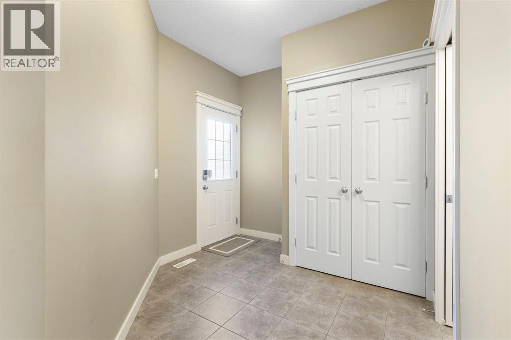 328 Silverado Plains Circle Sw, Calgary, Alberta  T2X 0R7 - Photo 2 - A2266534