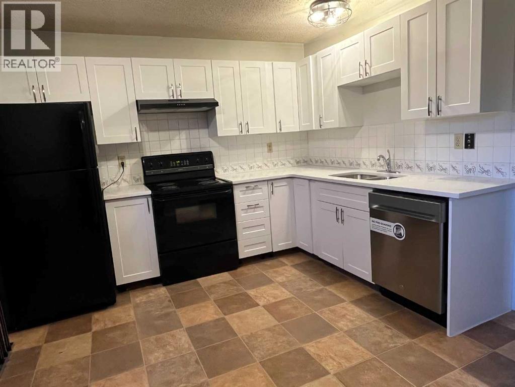 Property at 90 Abalone Crescent NE image 2