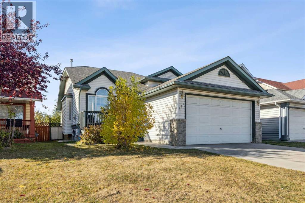132 San Diego Green Ne, Calgary, Alberta  T1Y 7C5 - Photo 2 - A2262435