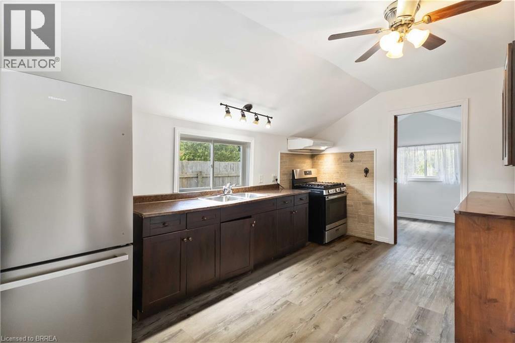 Photo 21 of 50 for 162 Adelaide Street