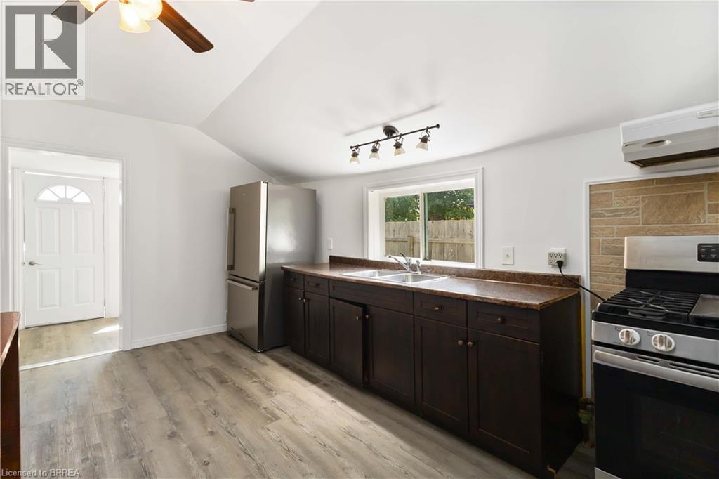 Photo 25 of 50 for 162 Adelaide Street