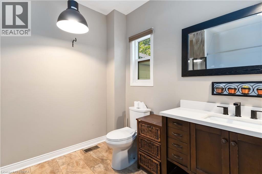 Photo 31 of 50 for 162 Adelaide Street