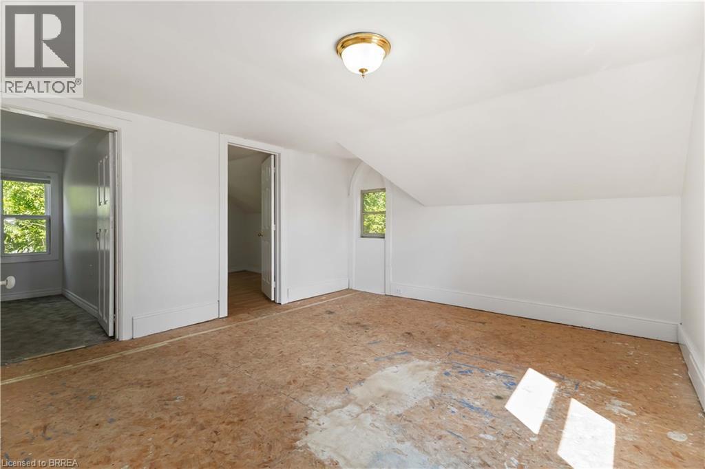 Photo 34 of 50 for 162 Adelaide Street