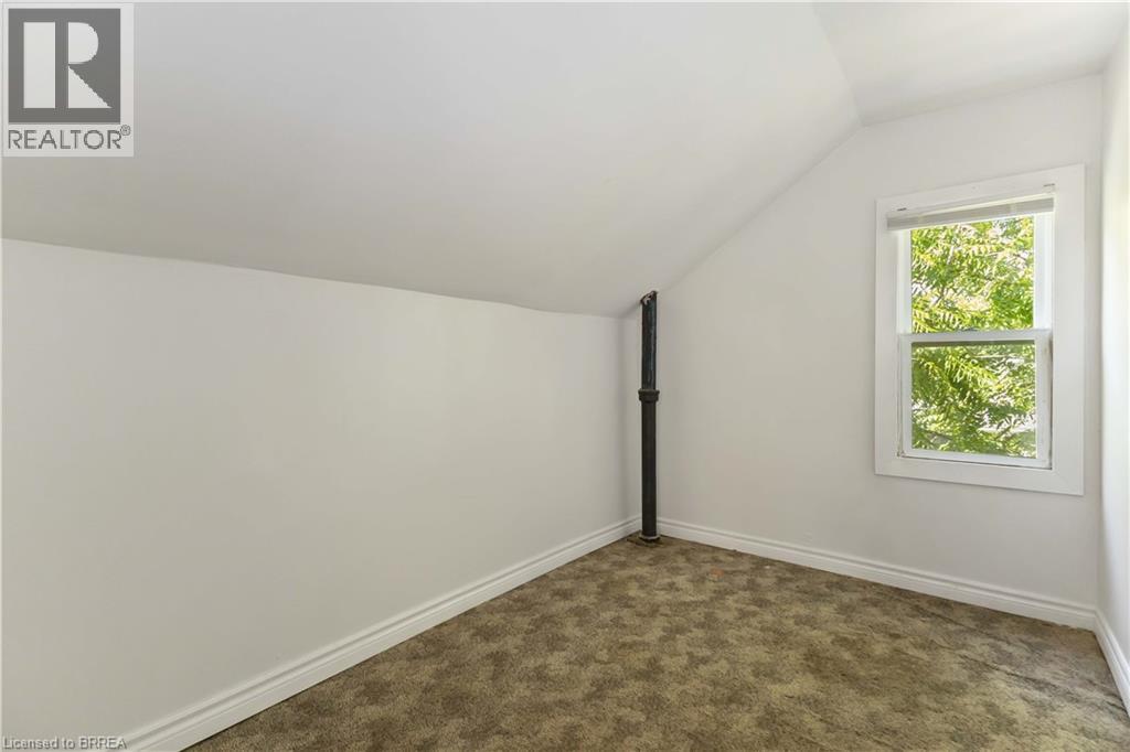 Photo 38 of 50 for 162 Adelaide Street