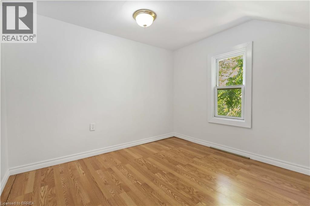 Photo 40 of 50 for 162 Adelaide Street