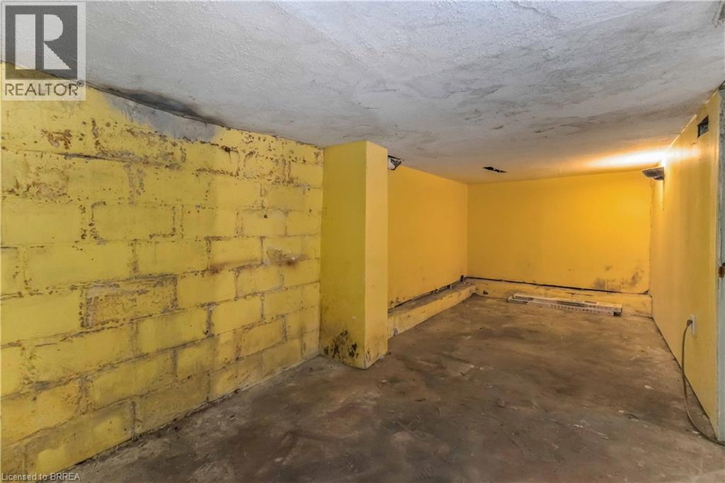 Photo 41 of 50 for 162 Adelaide Street