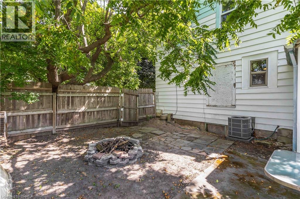 Photo 45 of 50 for 162 Adelaide Street