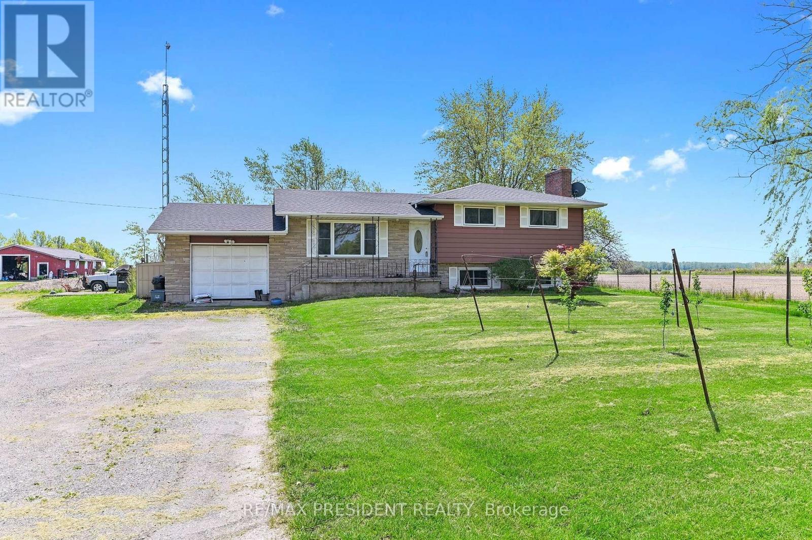 40233 Forks Road S, Wainfleet, Ontario  L0S 1V0 - Photo 2 - X12482726