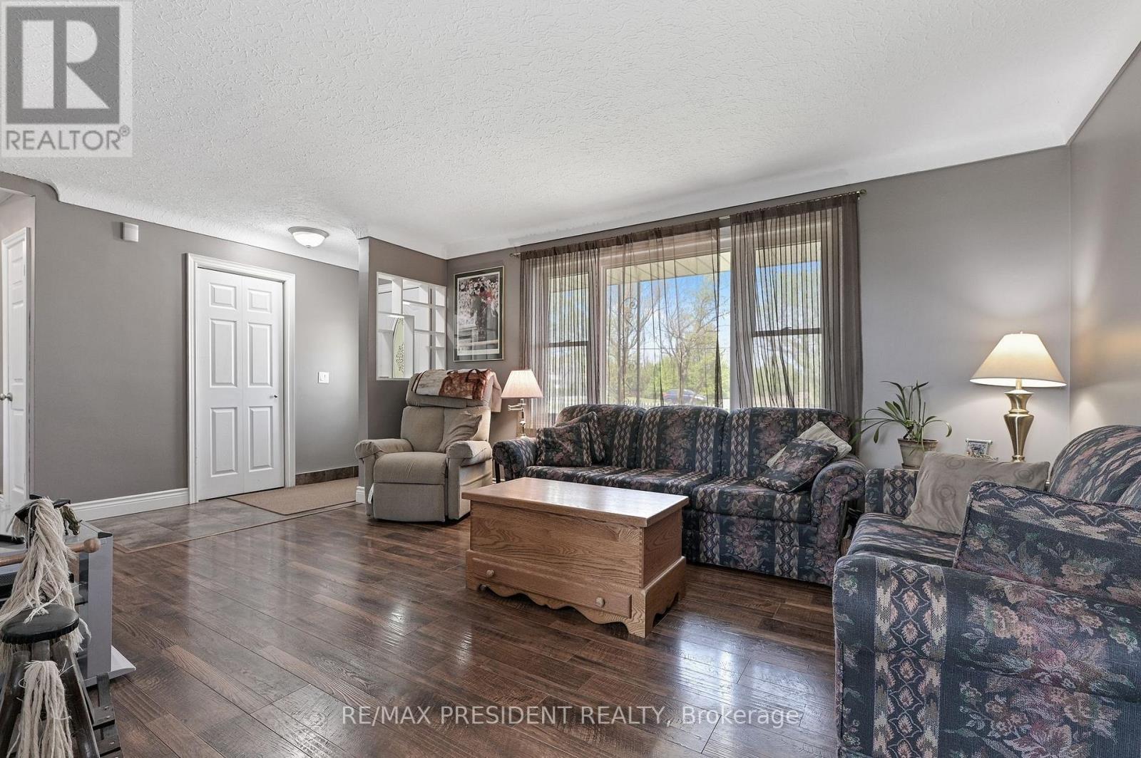 40233 Forks Road S, Wainfleet, Ontario  L0S 1V0 - Photo 8 - X12482726