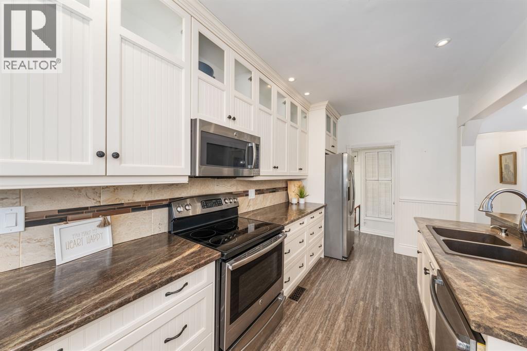 110 St Clair Street, Point Edward, Ontario  N7V 1N7 - Photo 14 - 25027168