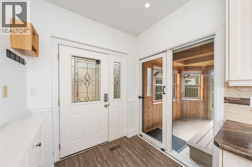 110 St Clair Street, Point Edward, Ontario  N7V 1N7 - Photo 15 - 25027168