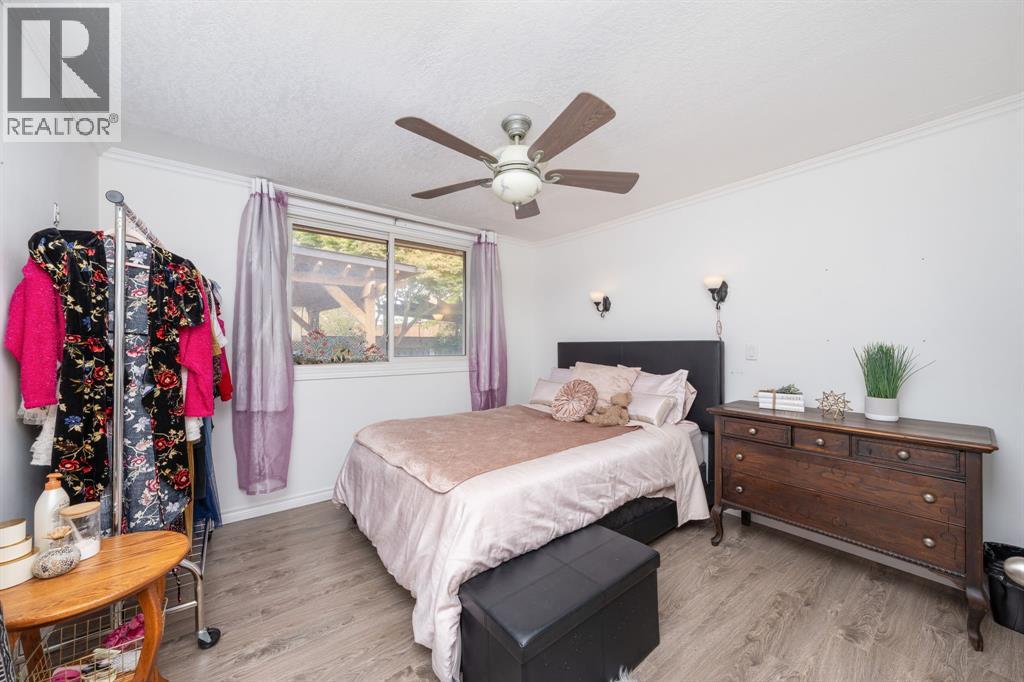 110 St Clair Street, Point Edward, Ontario  N7V 1N7 - Photo 17 - 25027168