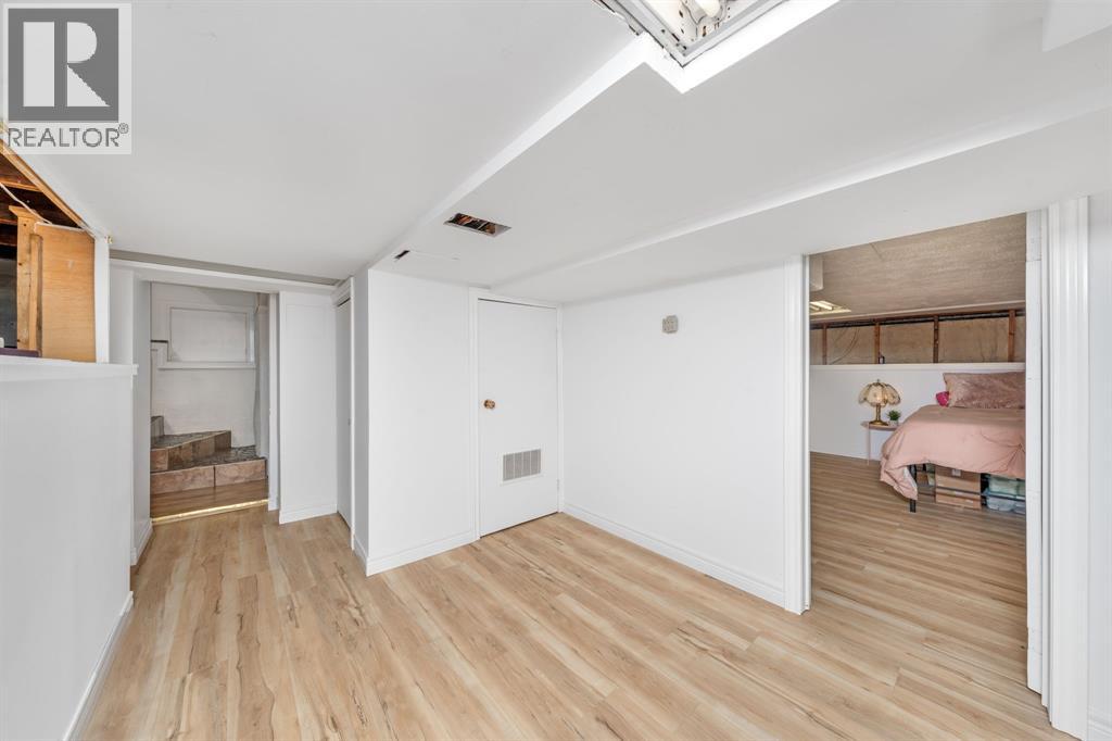 110 St Clair Street, Point Edward, Ontario  N7V 1N7 - Photo 25 - 25027168