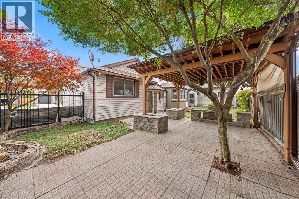 110 St Clair Street, Point Edward, Ontario  N7V 1N7 - Photo 29 - 25027168