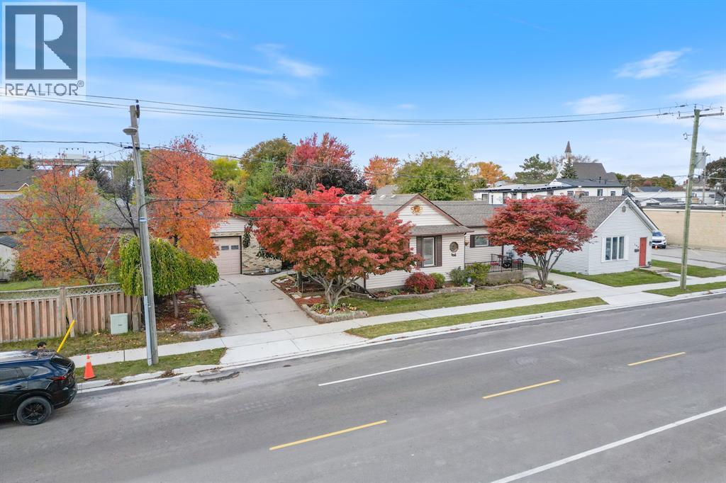 110 St Clair Street, Point Edward, Ontario  N7V 1N7 - Photo 4 - 25027168