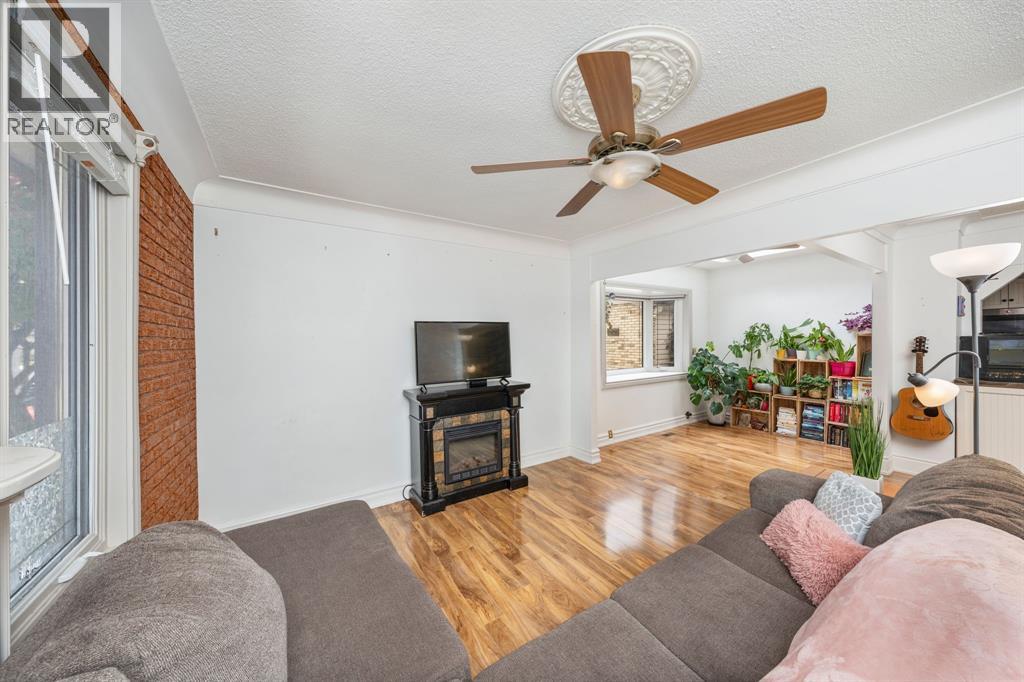 110 St Clair Street, Point Edward, Ontario  N7V 1N7 - Photo 6 - 25027168