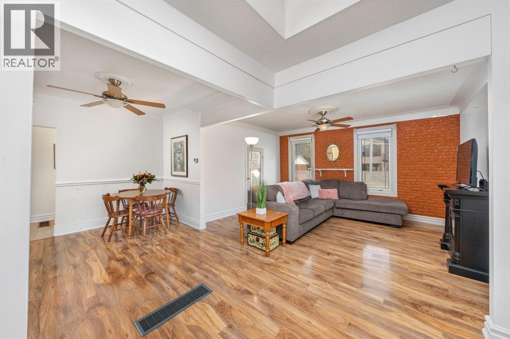 110 St Clair Street, Point Edward, Ontario  N7V 1N7 - Photo 9 - 25027168