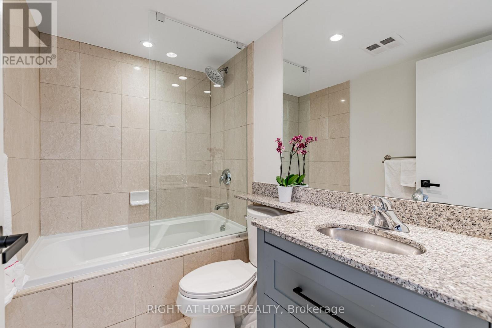 3116 - 8 Park Road, Toronto, Ontario  M4W 3S5 - Photo 10 - C12482933