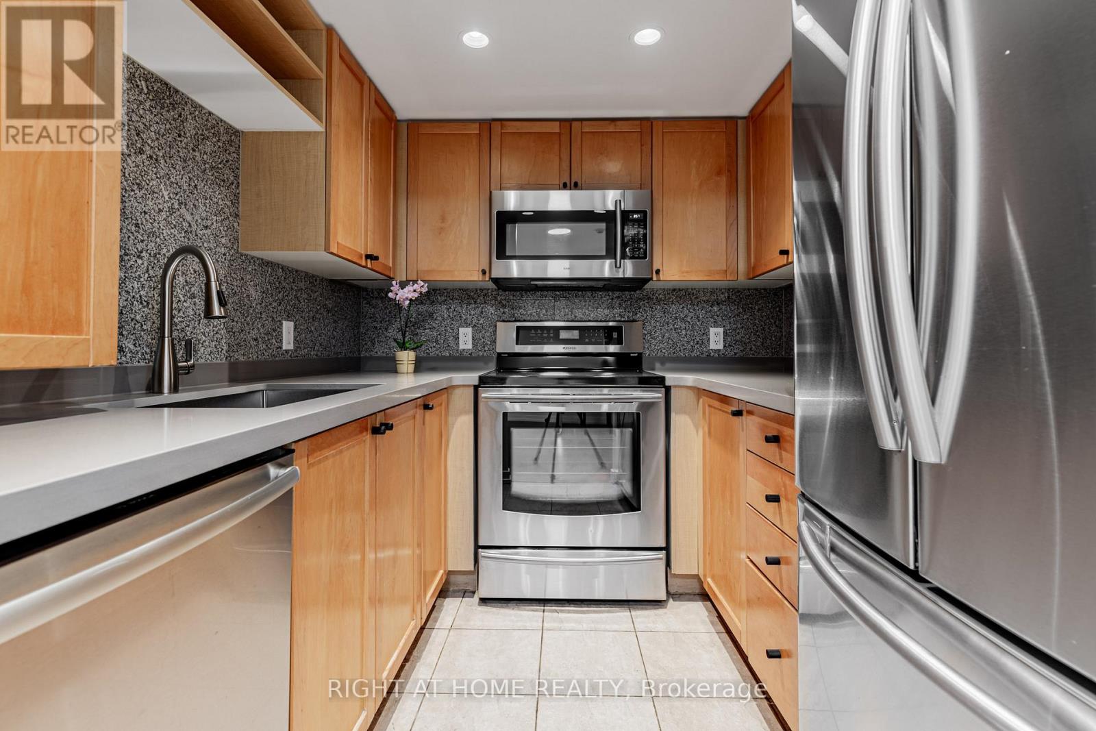 3116 - 8 Park Road, Toronto, Ontario  M4W 3S5 - Photo 6 - C12482933