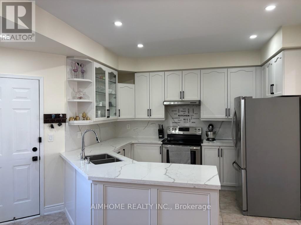 118 Emery Hill Boulevard, Markham, Ontario  L6C 2S5 - Photo 7 - N12258225