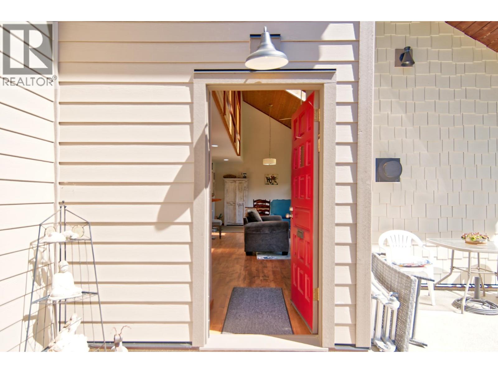 8096 Westwood Road, Halfmoon Bay, British Columbia  V0N 1Y1 - Photo 4 - R2966877