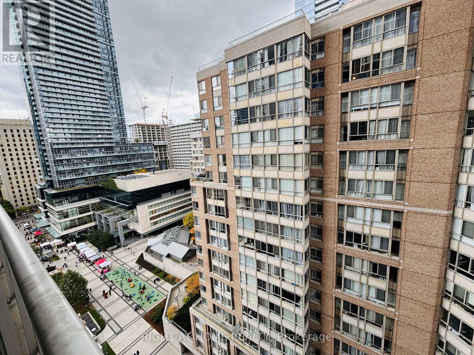 1508 - 761 Bay Street, Toronto, Ontario  M5G 2R3 - Photo 11 - C12482937