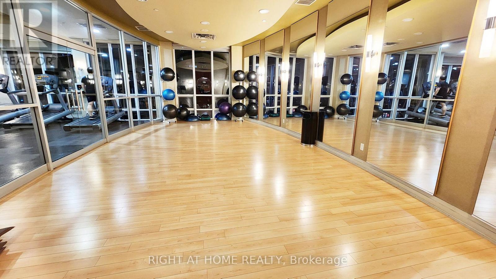1508 - 761 Bay Street, Toronto, Ontario  M5G 2R3 - Photo 14 - C12482937