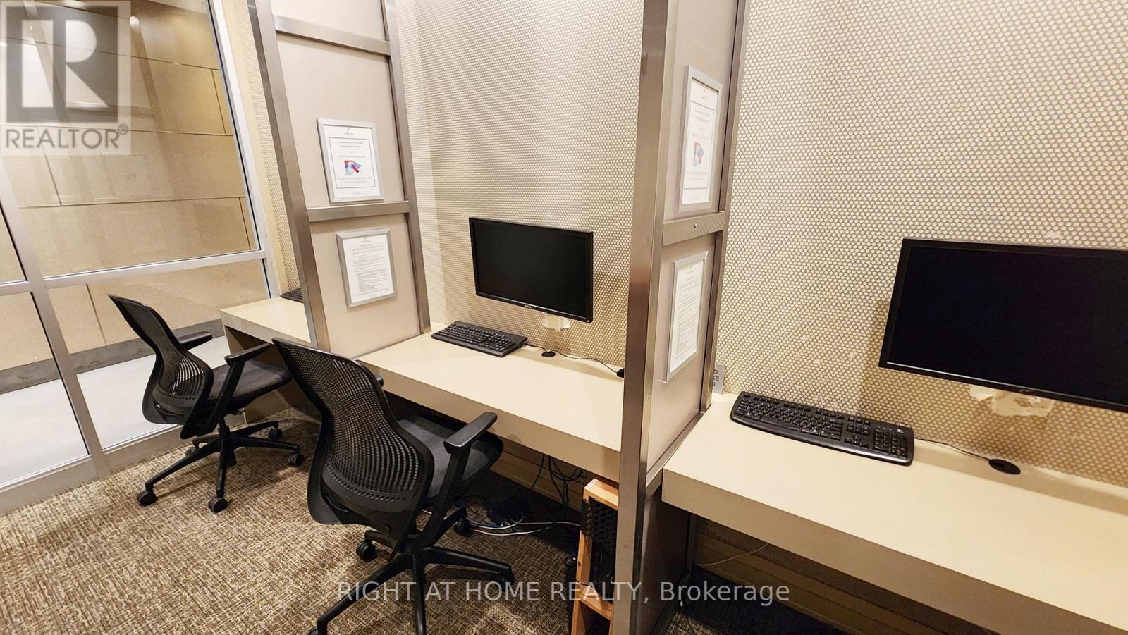 1508 - 761 Bay Street, Toronto, Ontario  M5G 2R3 - Photo 17 - C12482937