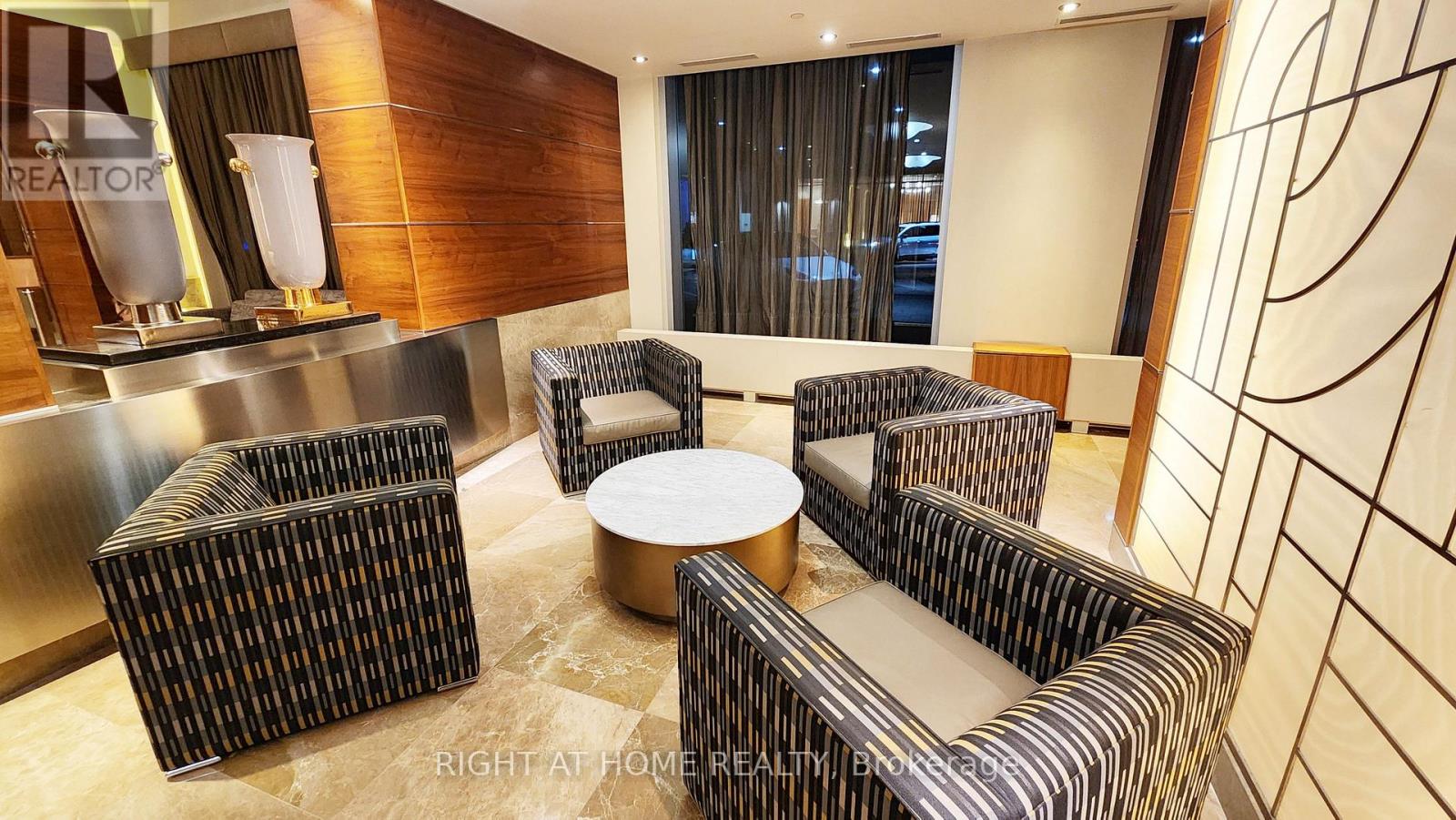 1508 - 761 Bay Street, Toronto, Ontario  M5G 2R3 - Photo 18 - C12482937