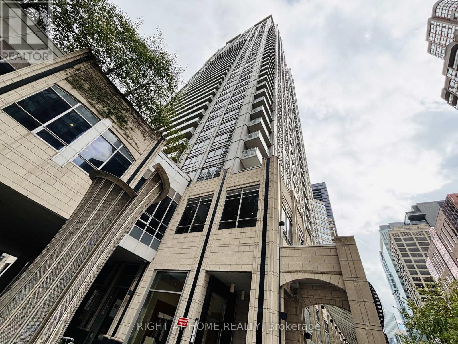 1508 - 761 Bay Street, Toronto, Ontario  M5G 2R3 - Photo 3 - C12482937