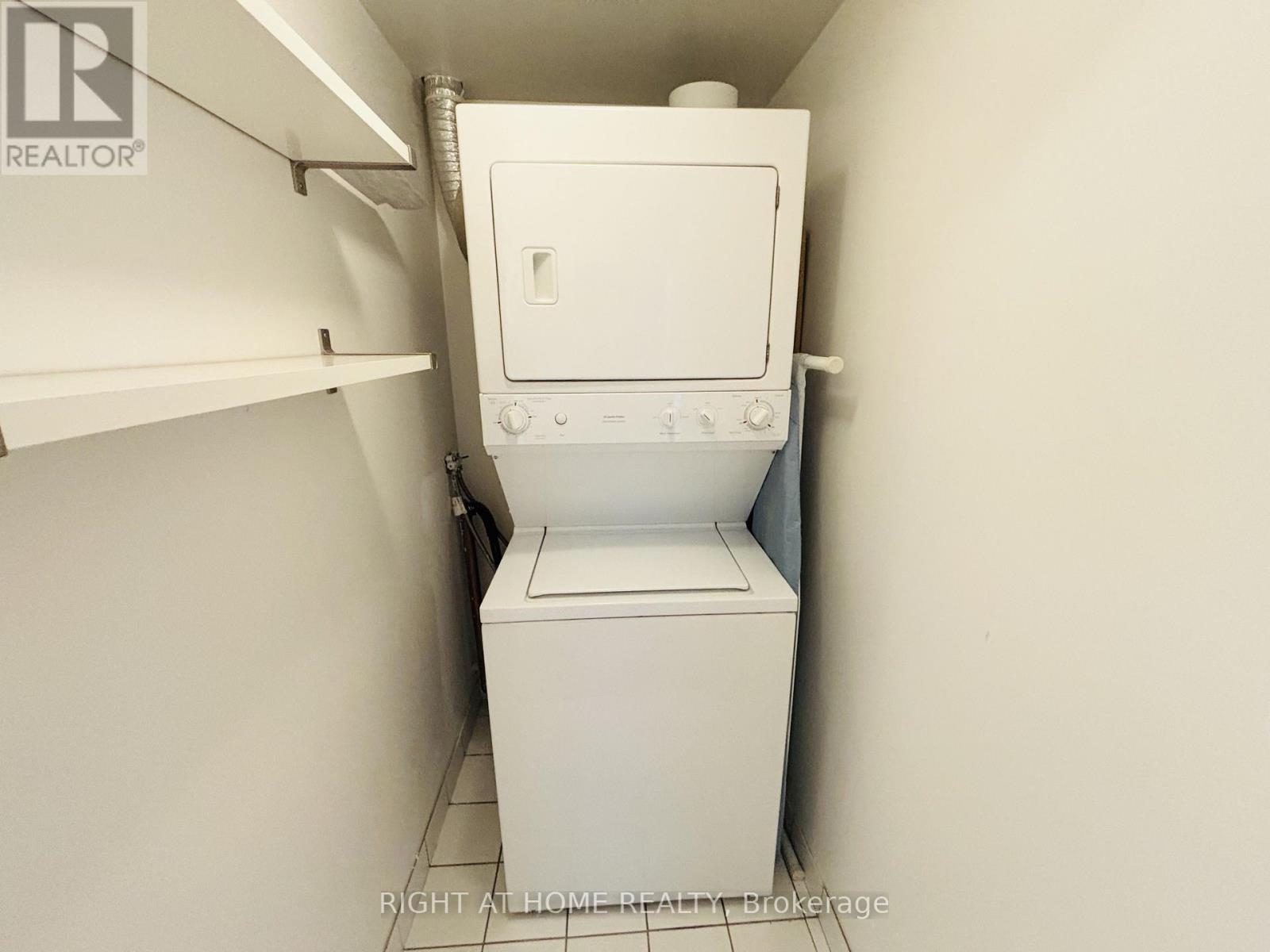 1508 - 761 Bay Street, Toronto, Ontario  M5G 2R3 - Photo 9 - C12482937
