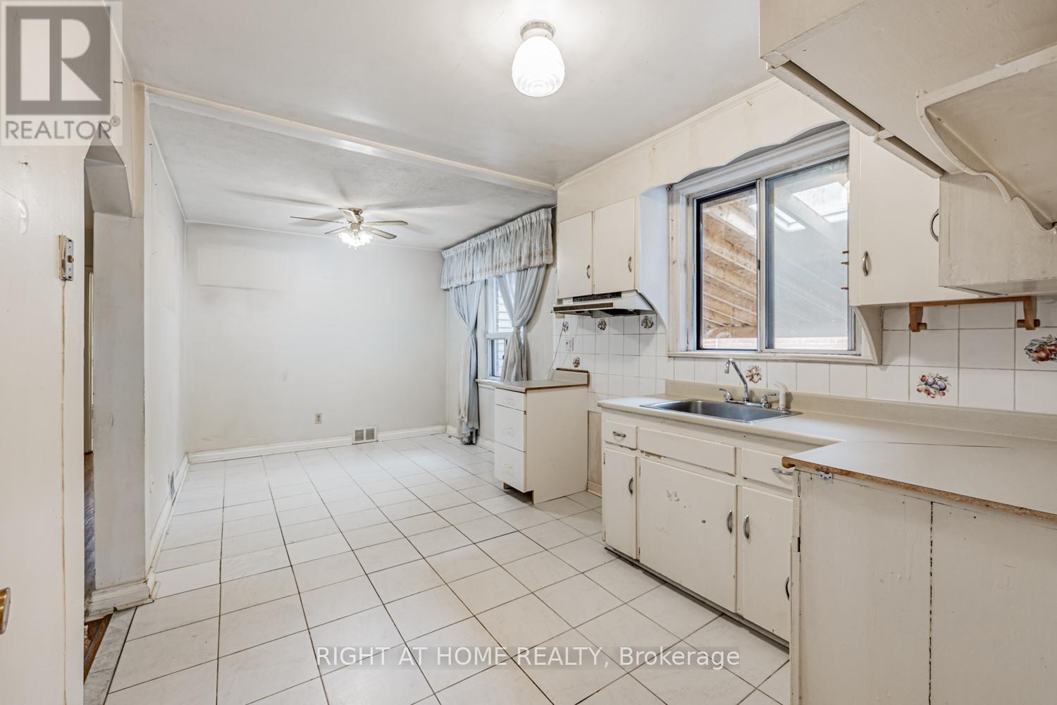 5 Mcgregor Road, Toronto, Ontario  M1P 1C5 - Photo 12 - E12482946
