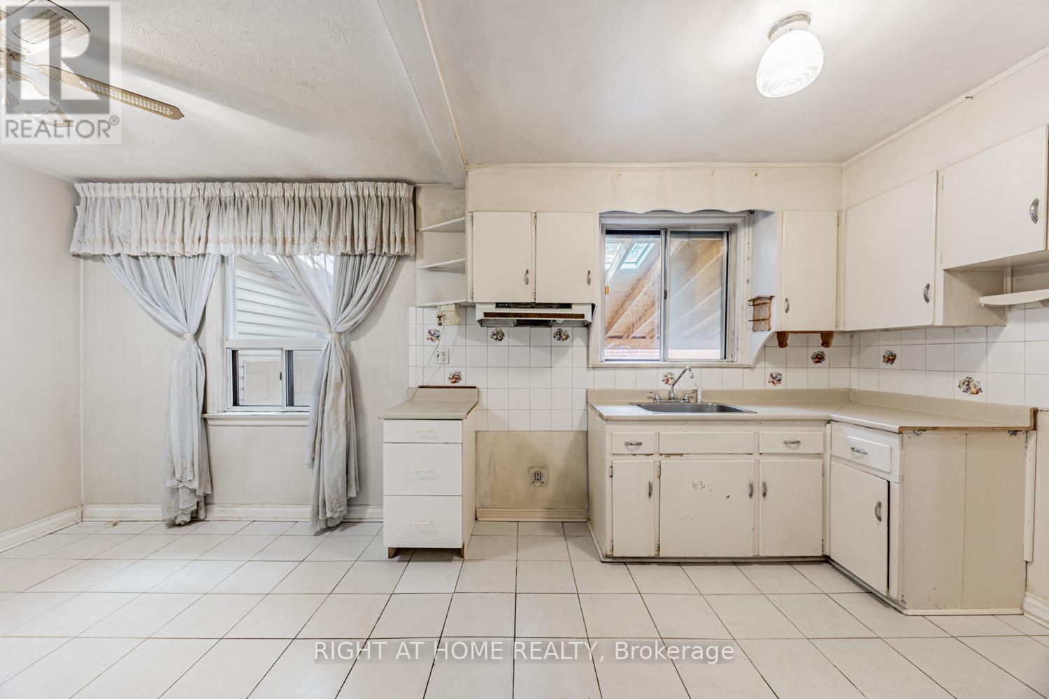 5 Mcgregor Road, Toronto, Ontario  M1P 1C5 - Photo 13 - E12482946