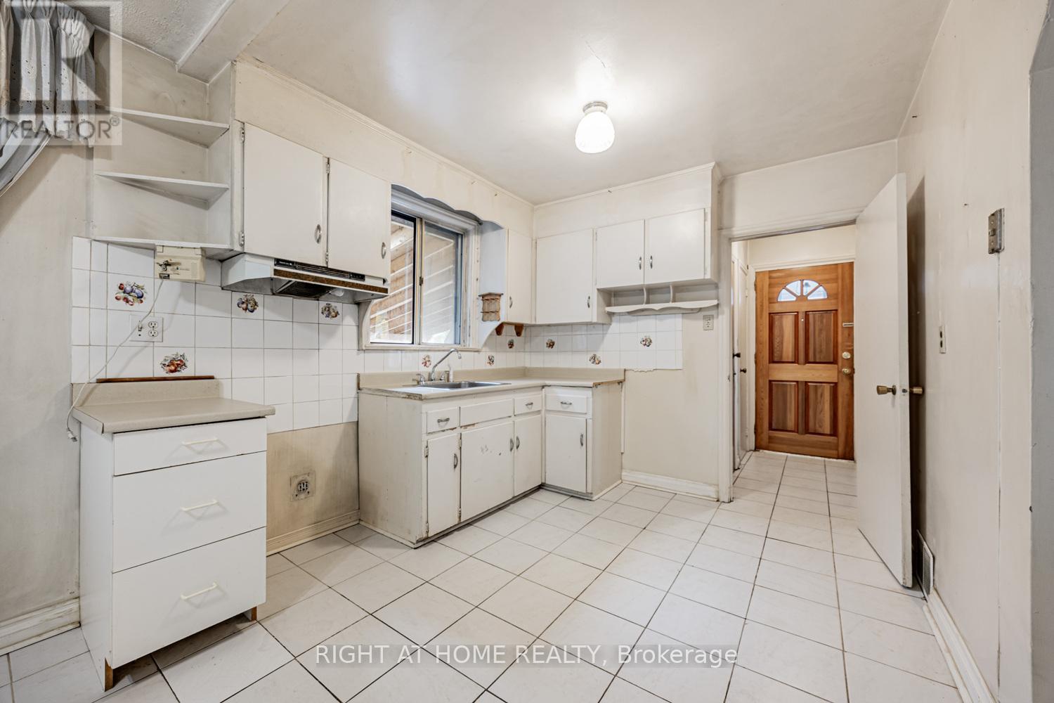 5 Mcgregor Road, Toronto, Ontario  M1P 1C5 - Photo 14 - E12482946