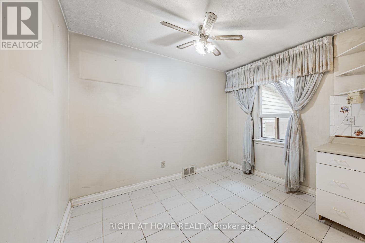 5 Mcgregor Road, Toronto, Ontario  M1P 1C5 - Photo 15 - E12482946