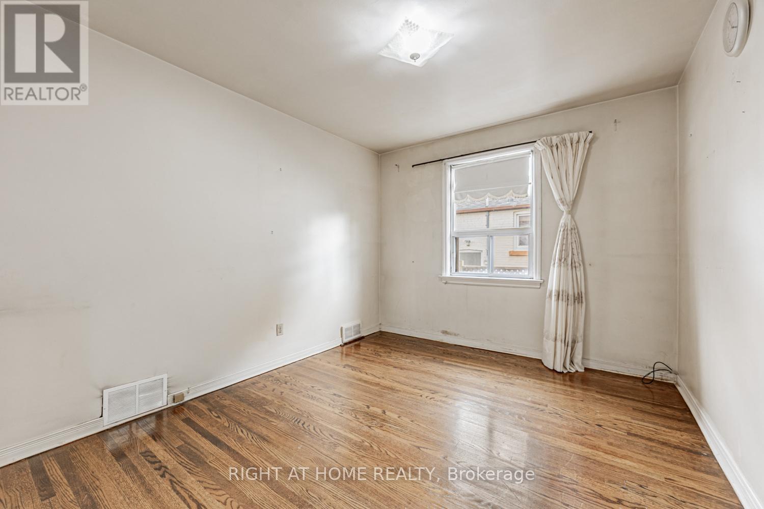 5 Mcgregor Road, Toronto, Ontario  M1P 1C5 - Photo 17 - E12482946