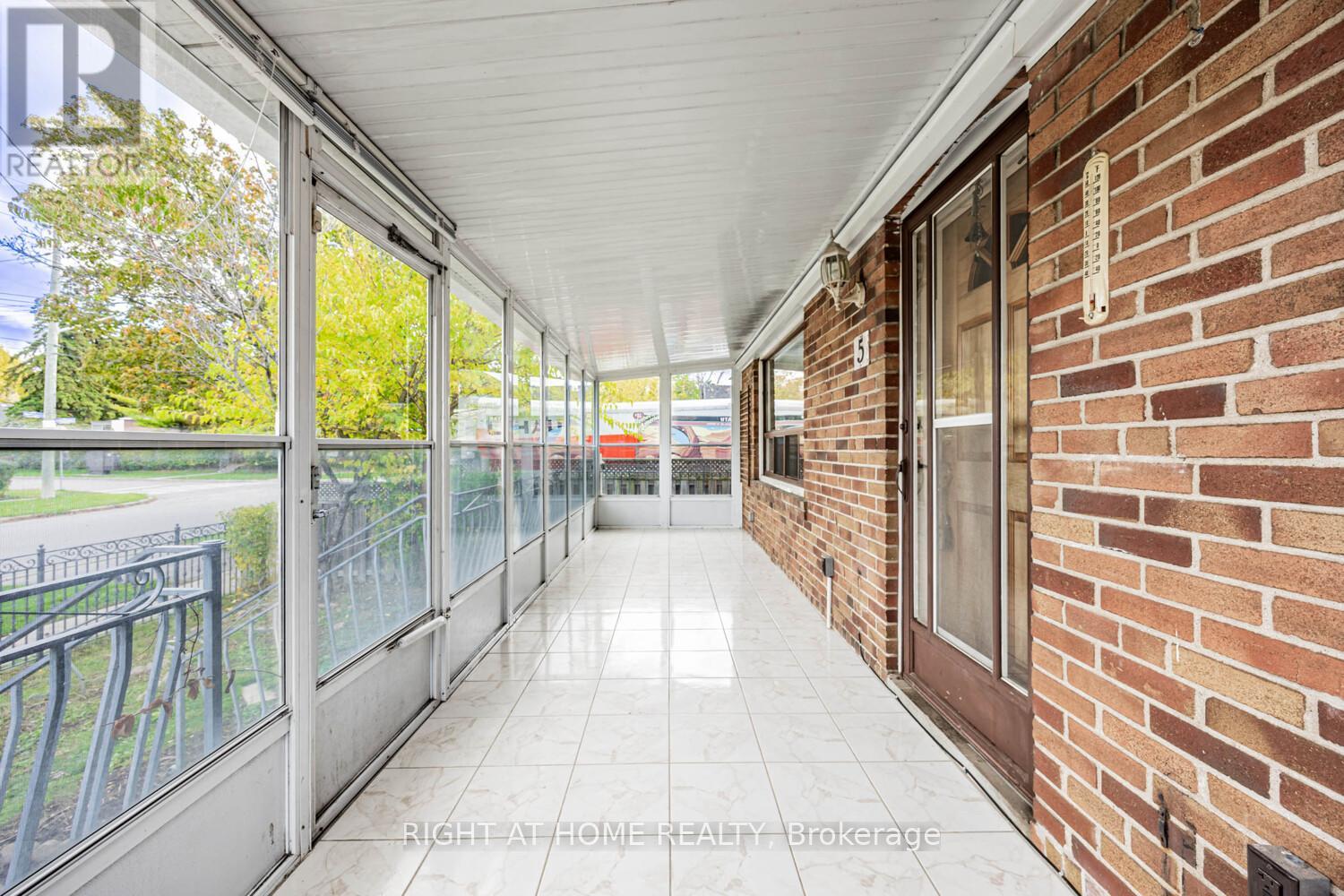5 Mcgregor Road, Toronto, Ontario  M1P 1C5 - Photo 5 - E12482946